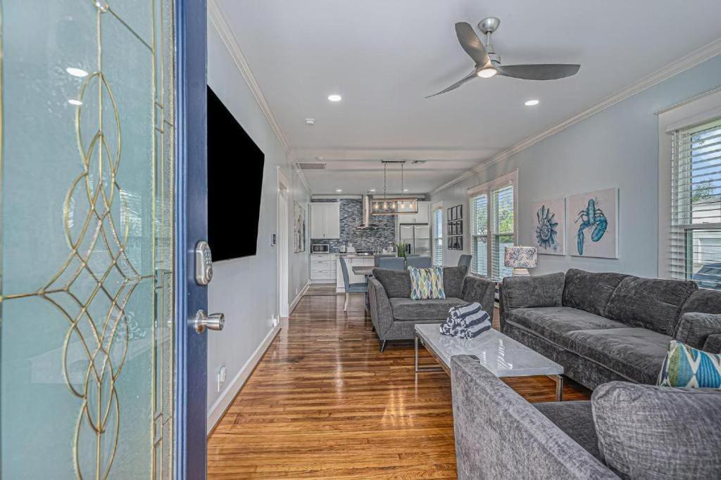 Luxury Designer Villa By The Beach Bright Beautiful Brand New Galveston Bagian luar foto