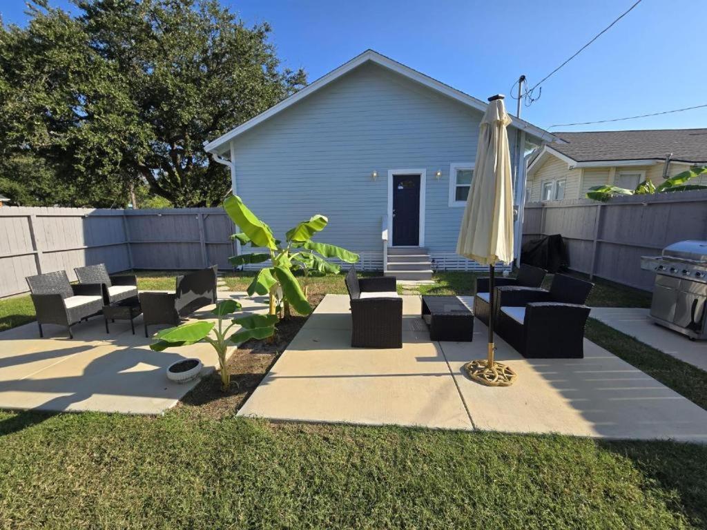 Luxury Designer Villa By The Beach Bright Beautiful Brand New Galveston Bagian luar foto