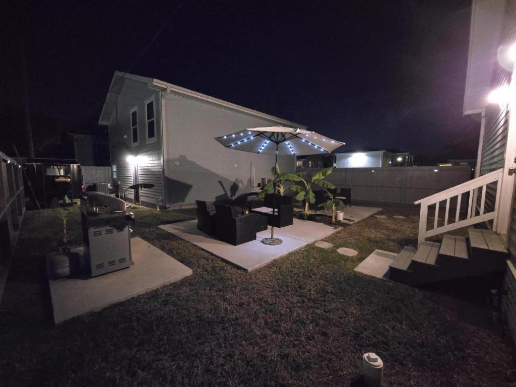 Luxury Designer Villa By The Beach Bright Beautiful Brand New Galveston Bagian luar foto
